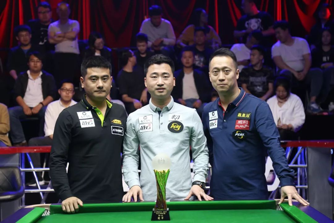 场足球比赛 场足球比赛