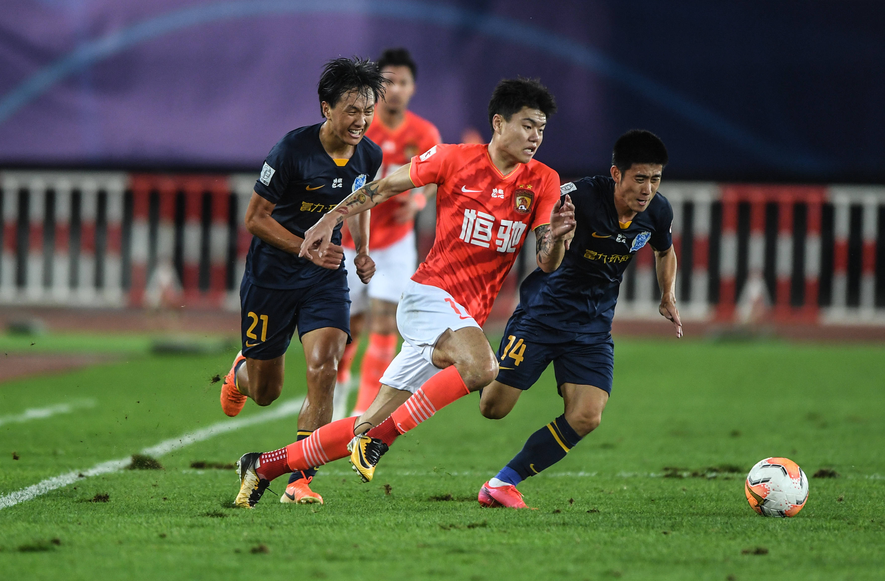 伊萨克缺席 伊萨克缺席