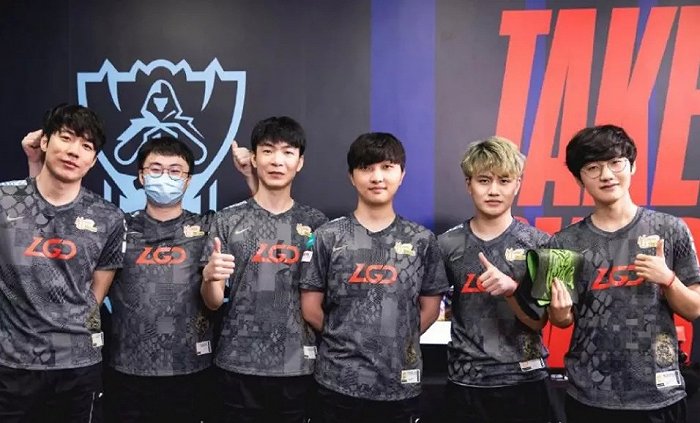 何将人们紧 何将人们紧